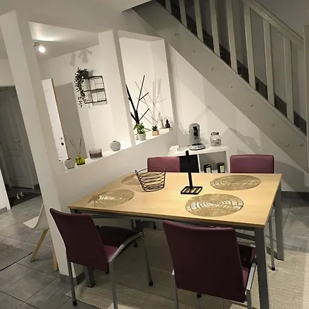 Charmante Maison 2 A Obourg-mons Engyh House2 *