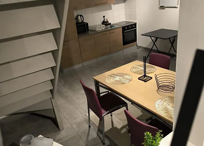 Charmante Maison 2 A Obourg-mons Engyh House2 * Mons